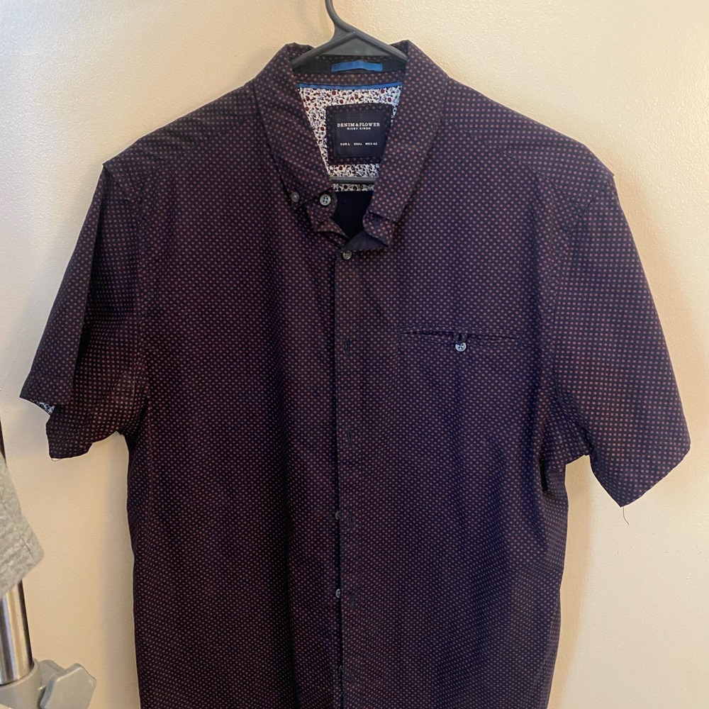 Men’s Short-Sleeve Button Up